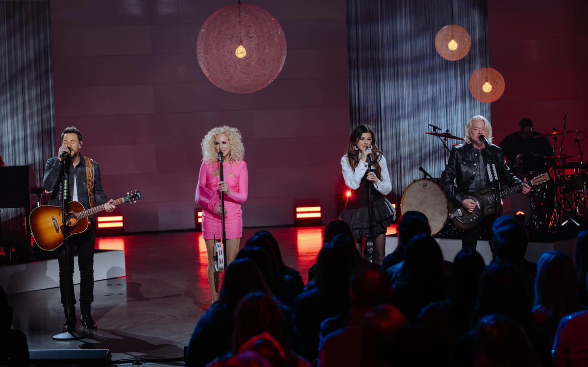 Columbus, you don't want to miss this one! See @LittleBigTown + @SugarlandMusic at @NationwideArena Saturday, October 26. Tickets available now. nationwidearena.com/events/detail/…