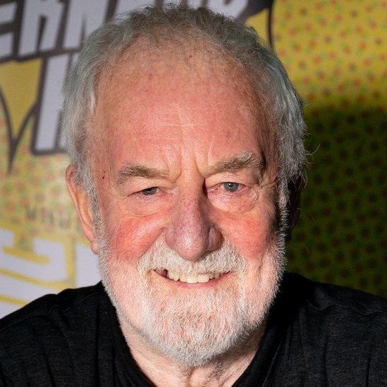 Ne yazık ki Bernard Hill'in vefat haberini almış bulunuyoruz. Théoden Kralımız 79 yaşında hayata gözlerini yumdu.

Westu hál. Ferðu, Théoden, ferðu... 😢