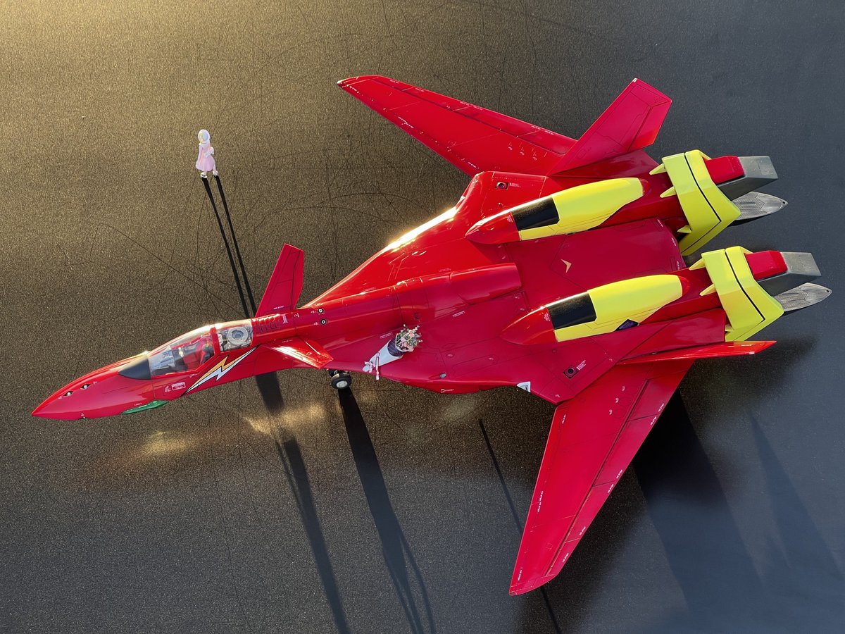 題名'Remove before shout!' 戦争なんてくだらねえぜ　俺のプラモを見ろ！ 長谷川1/48 YF-19を改造 ファイヤーバルキリーを作りました 極力キットを活かして 大きいだけにならないよう作り込みました 赤く塗るだけだと思ったら全然そんな事なかったー！ 返信に画像追加します #マクロスモデラーズ応募