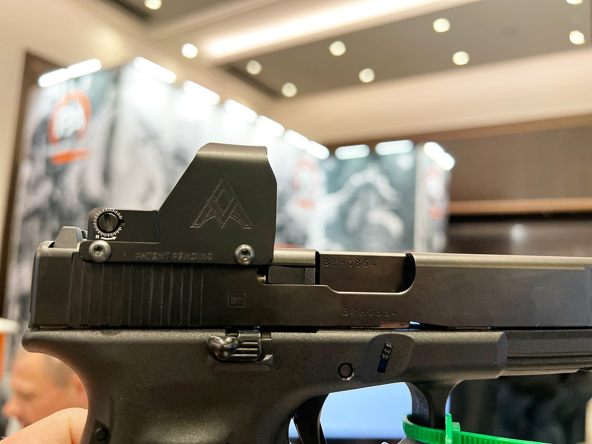 Looking for an optic shroud for your new GLx RS-15? 

Our Industry Partner @arisemfg has you covered, literally 😉🤪

#PA #primaryarmsoptics #GLx #RS15 #industry #arise #manufacturing #covered #protected #reddot #madeintexas #lonestar