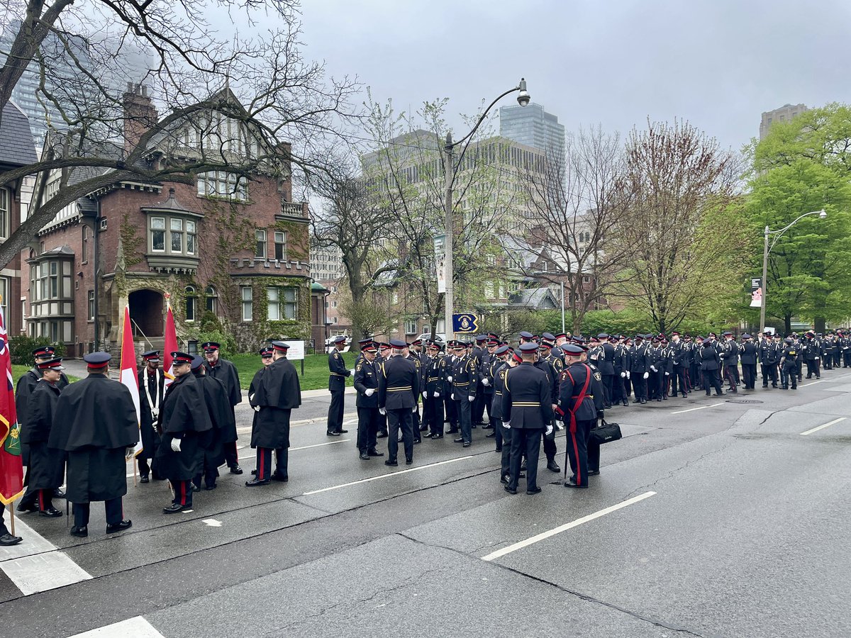 Our members getting ready to march for @HeroesInLife 25th Annual Ceremony of Remembrance. 

Today we gather with our fellow members from across Ontario to honour our fallen officers and their families who made the ultimate sacrifice. We will always remember our #HeroesInLife