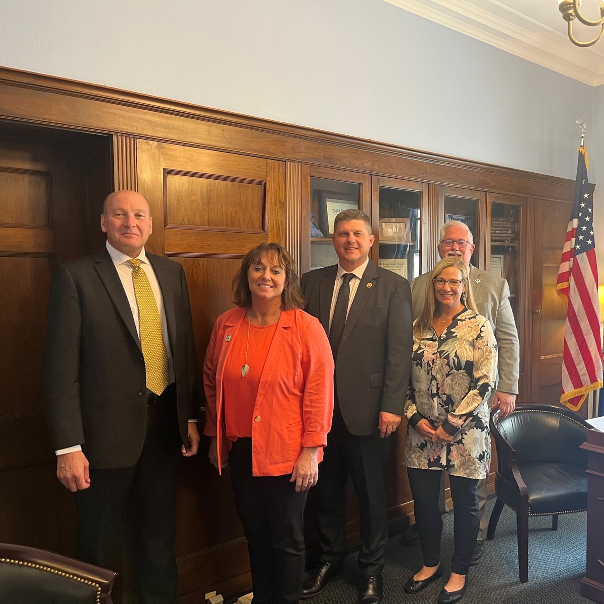 In the technologically advanced world we live in, it is important, now more than ever, that we ensure rural communities have access to the broadband infrastructure they need. I met with @MNTAnews to discuss all of the important work they're doing to bridge the digital divide.