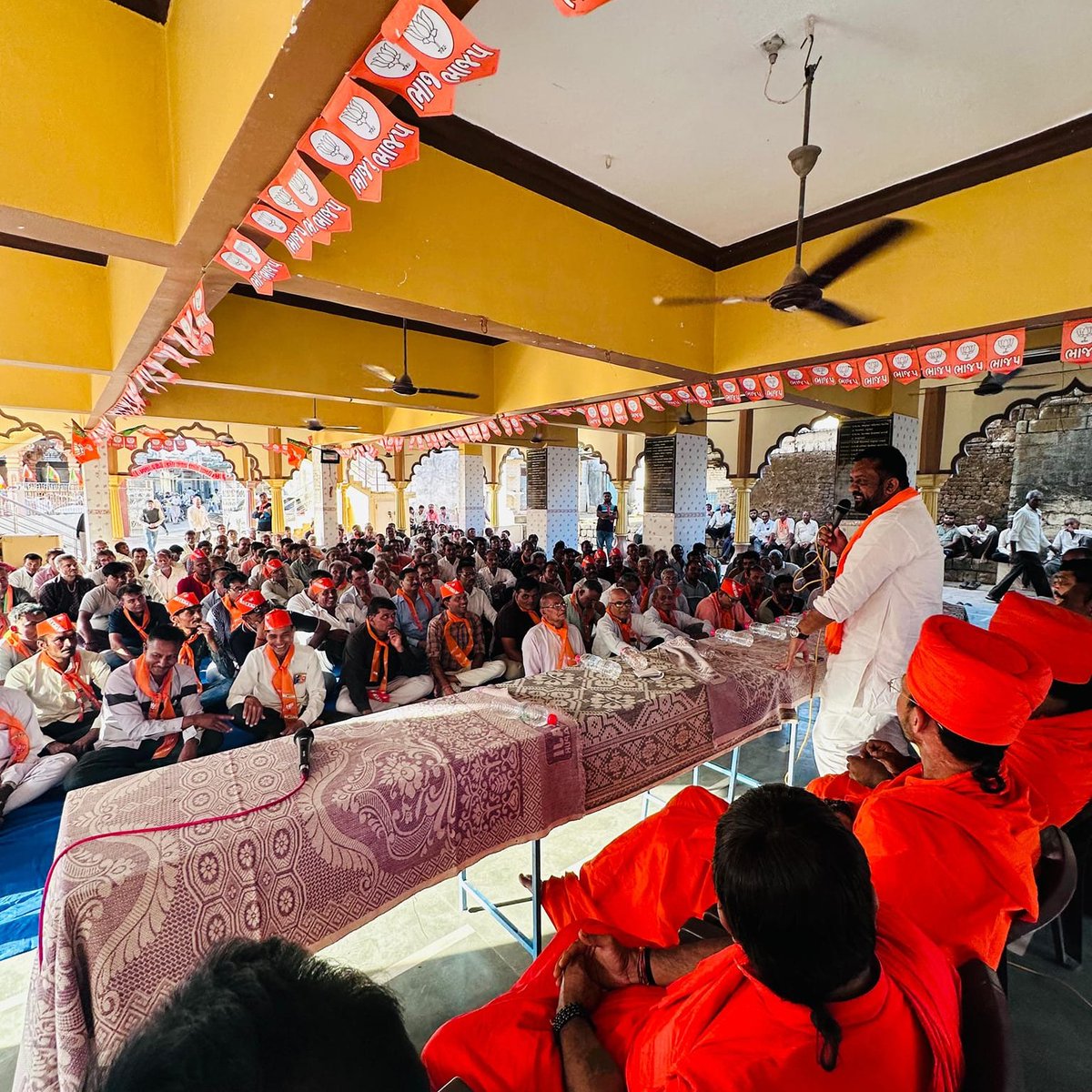 Kiritbhai_Patel's tweet photo. આજરોજ 13 જૂનાગઢ લોકસભા ચૂંટણી નાં ભાજપ નાં ઉમેદવાર શ્રી રાજેશભાઈ ચુડાસમા @rajeshchudasma  ના સમર્થનમાં વિસાવદર તાલુકાના મોટી મોણપરી ગામે આગેવાનો, કાર્યકર્તાઓ, ગામલોકો સાથે બેઠક કરેલ. અને વધુમાં વધુ મતદાન કરી ભારતીય જનતા પાર્ટી ને બહુમતી થી જીતાડવા સૌને અપીલ કરેલ.
#JunagadhLoksabha