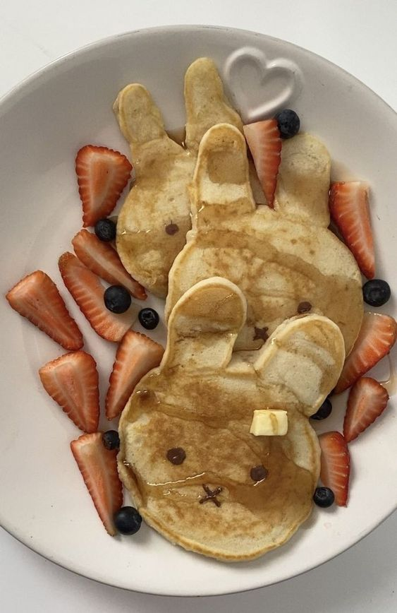 The cutest pancakes 🐻🐰