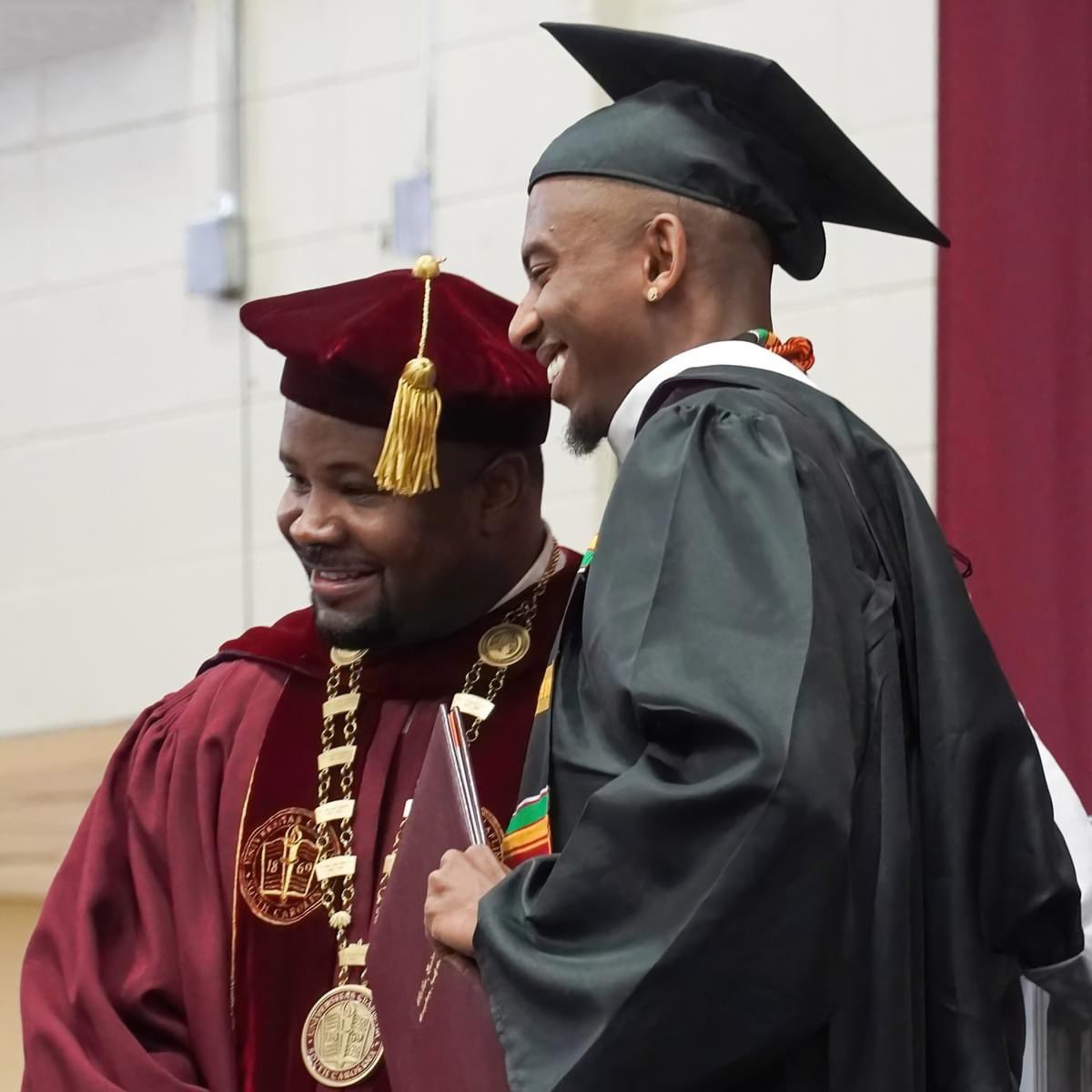 ClaflinComm's tweet photo. Smile graduates! #claflinuniversity https://t.co/9CZnqcEsEr