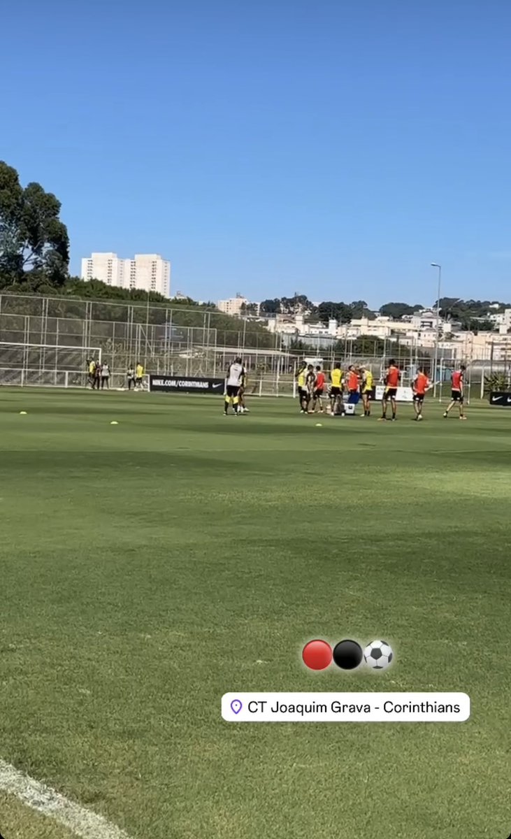 Flamengo treinando nesse momento no Ct do Corinthians.

#Flamengo #CRF @1MauroSantAnna