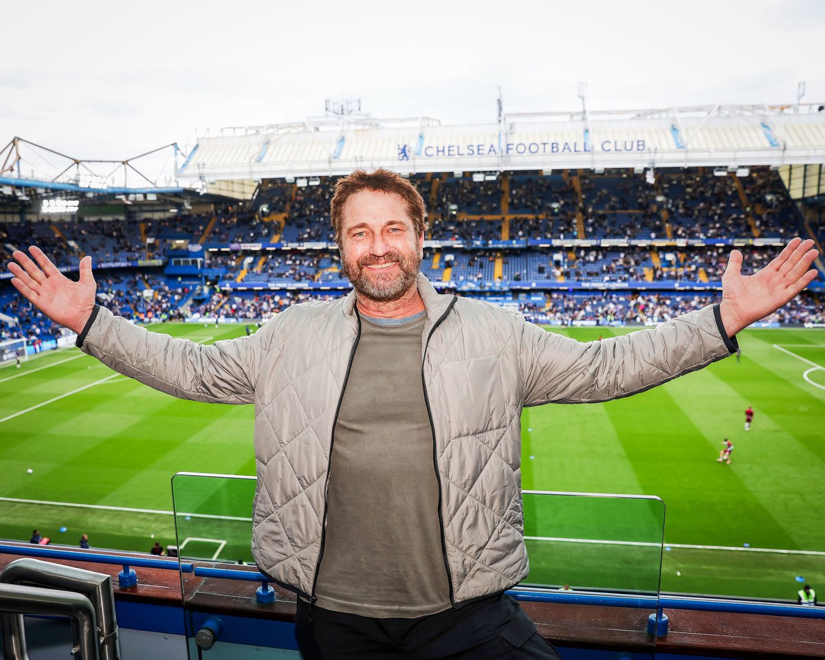 Gerard Butler at Stamford Bridge.

This is CHELSEA.