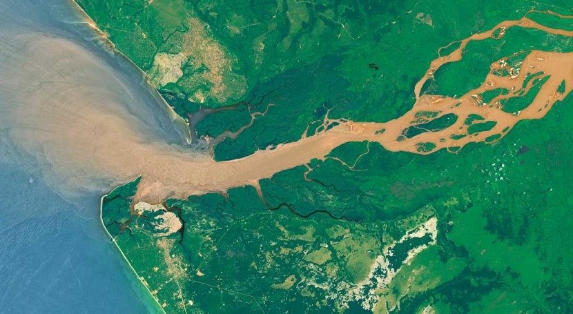 Nutritious river. The mighty Congo river discharges 41,200 m3 (1,450,000 cu ft into the Atlantic every second. The river's basin includes 10 African countries (13% of Africa's landmass) - mineral rich countries like DRC - that discharge iron that sustains Atlantic sea life.