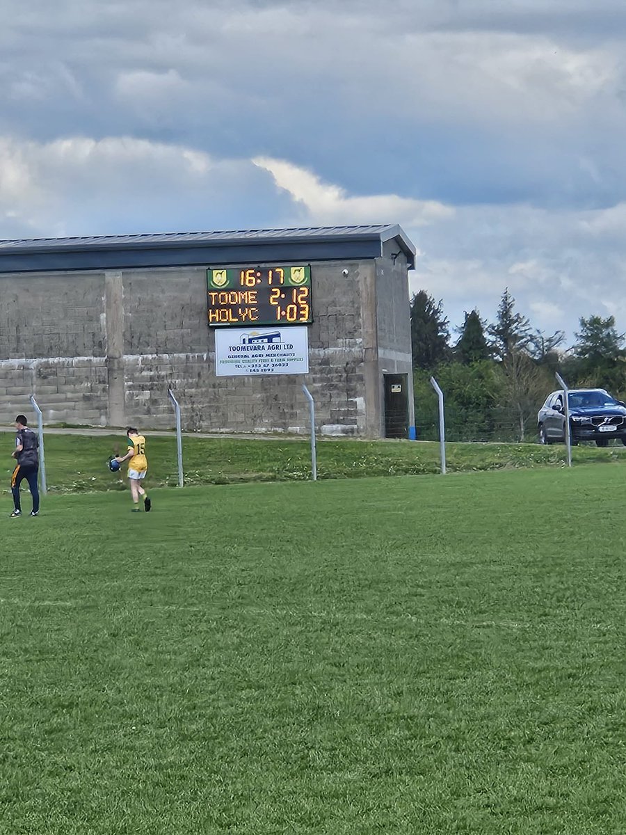 Well done to the U15s who won all their matches today in the Feile. 

They will now travel to Thurles tomorrow for the final. 🟢🟡

Details of the final to follow.