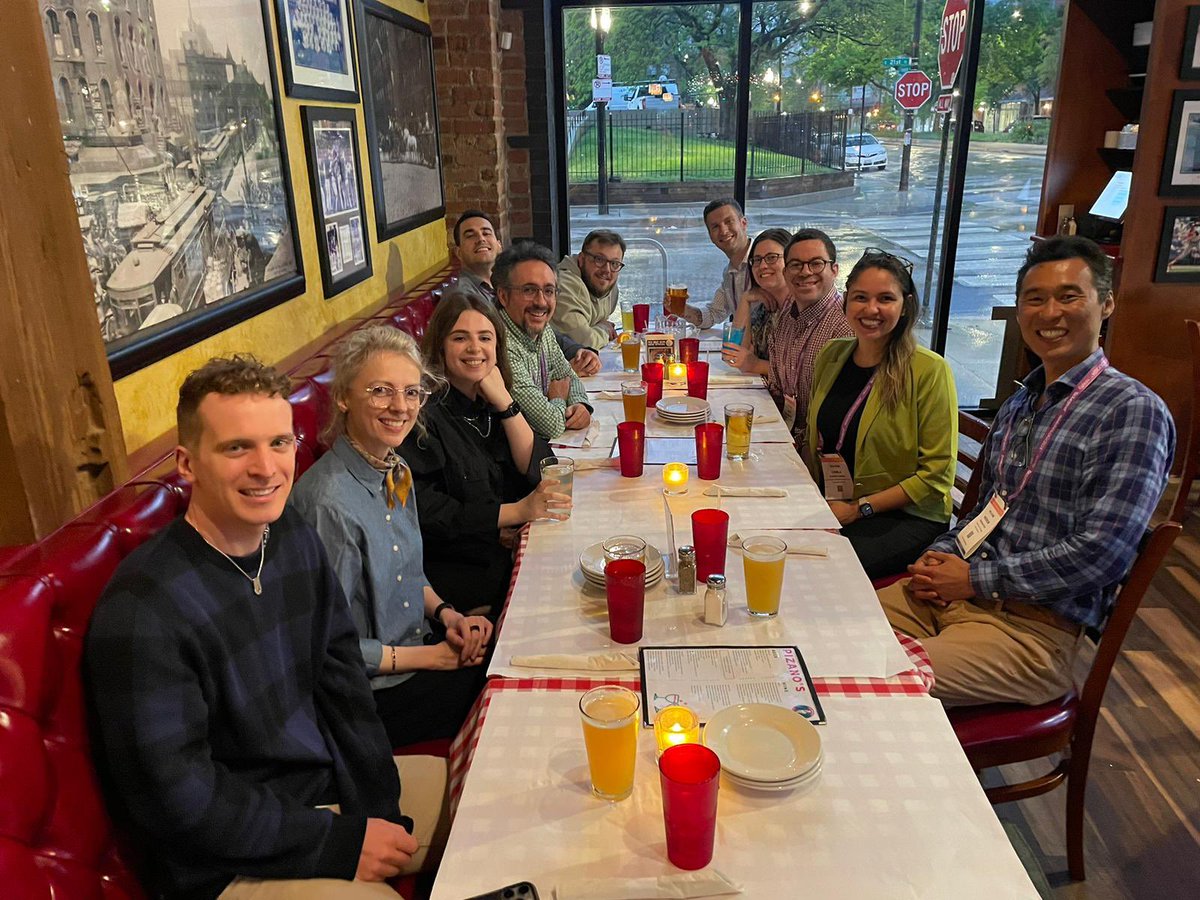 Young PIs dinner at #AAI2024! Super fun connecting with AMAZING people over beers, Chicago pizza and Immunology! @jfekoenig @CarlaTheNove @BenIsraelow @David_RMartinez @Immuno_Mike @deCarvalhoRenan @coraline_mly, et al.