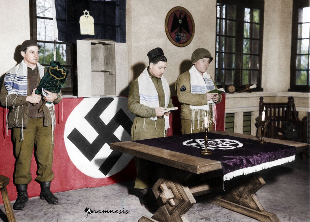 Jewish service at Goebbels house (1945)