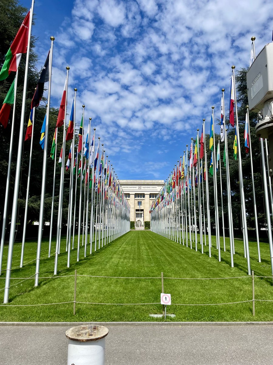 Arrived in Geneva ahead of a three day retreat for the World Economic Forum @YGLvoices 2024 class. Afternoon walk past the @UN Geneva, a site I’ve seen so many time in photos but never visited in person.
