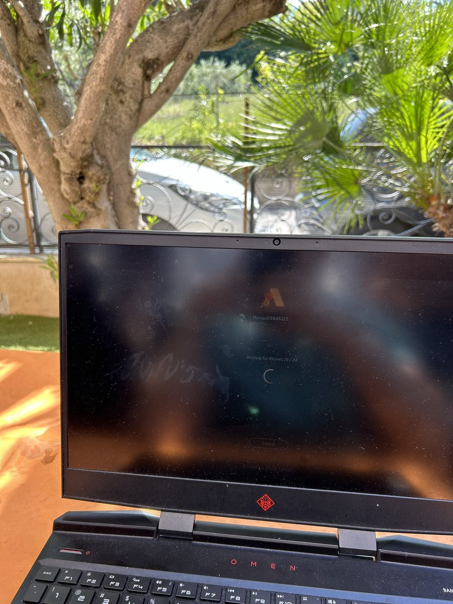 It’s Arena Open Day2 time! Enjoying a nice outdoor trip with the Mythic Invitational laptop! 🤩