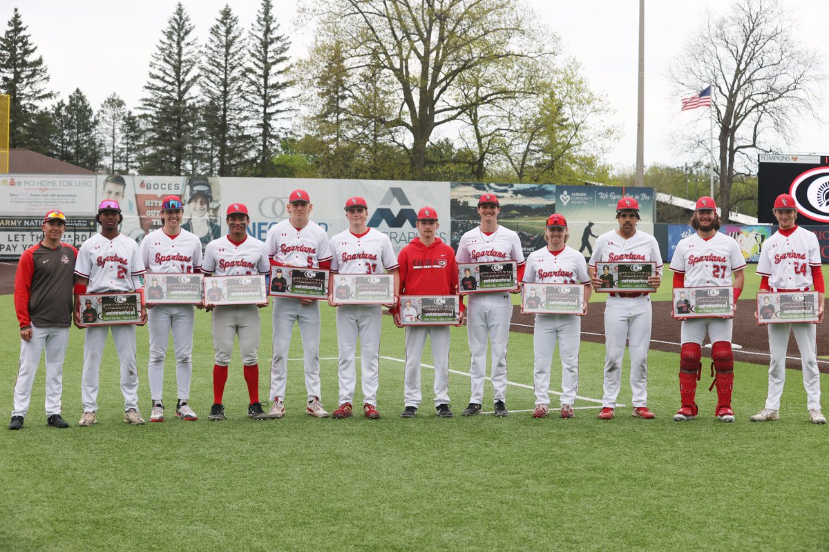 Recognized an outstanding group of sophomores on our #Spartans Baseball team yesterday! Great group of leaders who have done a tremendous job at #Cayuga!

@cayugacc @NJCAAReg3 #gospartans