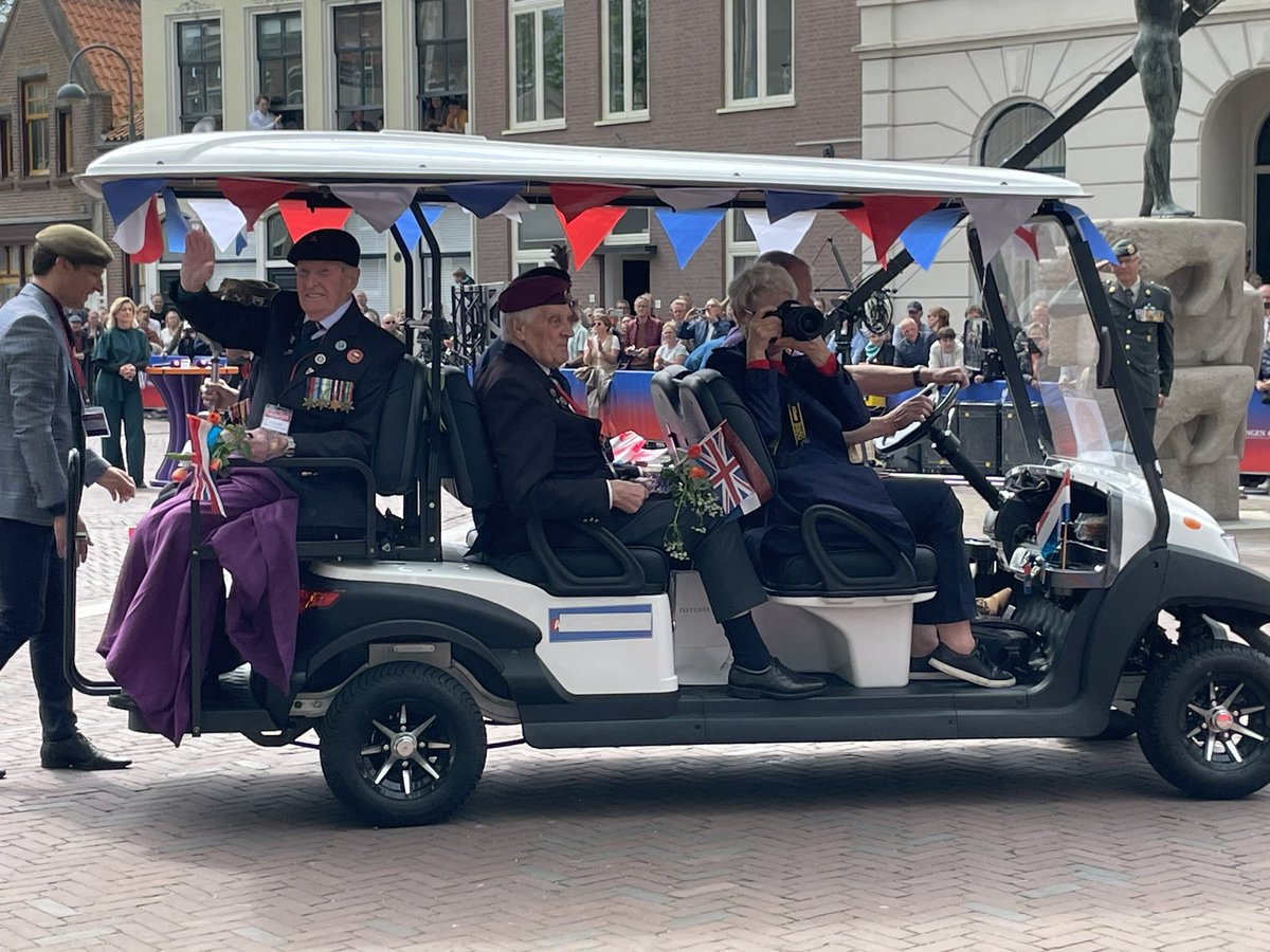 What a wonderful day in historic #Wageningen attending the National Commemoration of Capitulations. Extra special that our British veterans could take part in the parade with Dutch and Canadian veterans. Thank you Mayor Vermeulen @floorvermeulen - #Bevrijdingsdag @ukinnl 🇬🇧 🇳🇱