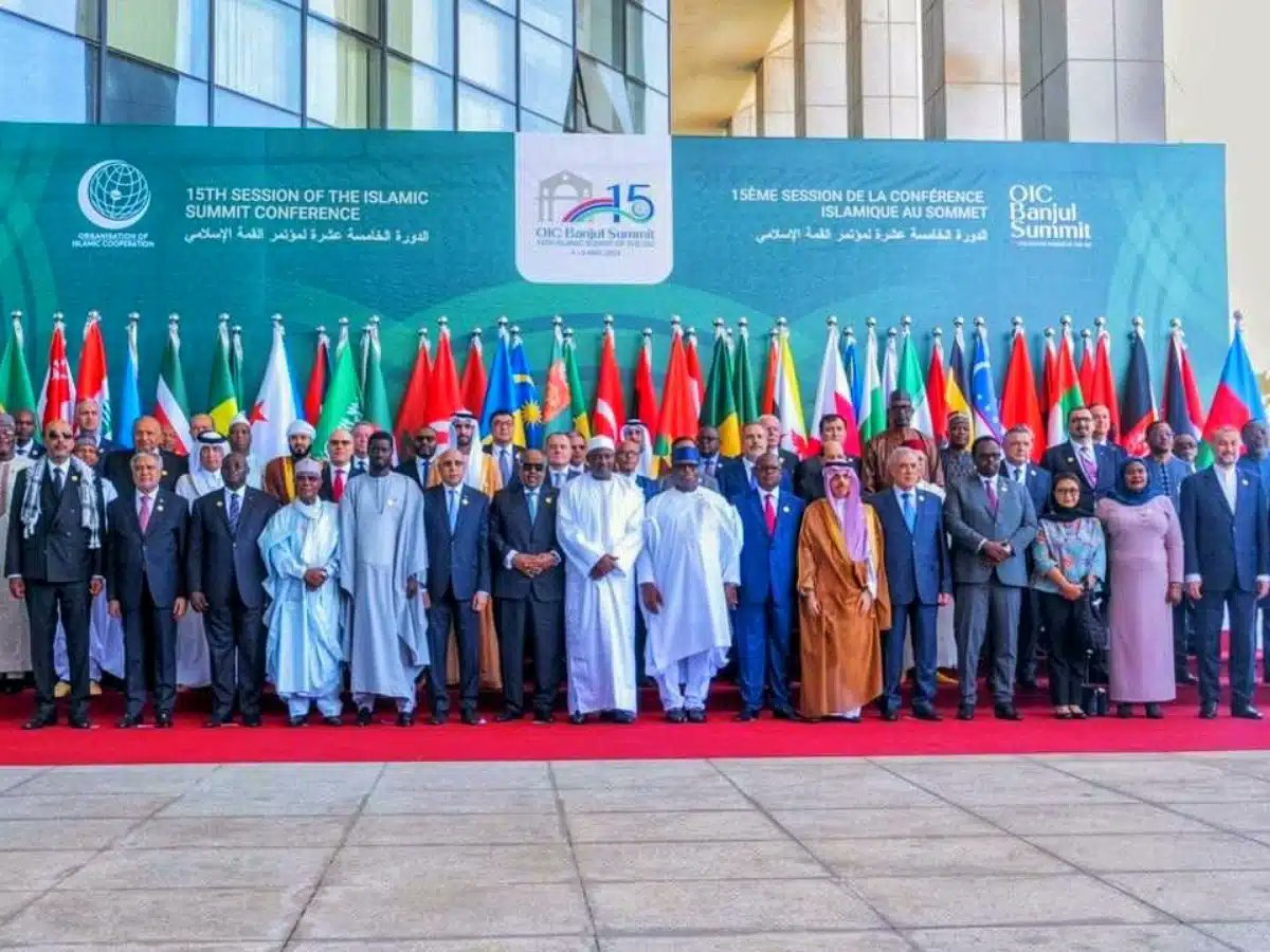 Le Cameroun représenté au 15e sommet de l'OCI à Banjul 
#Cameroun #PaulBiya #RelationsExtérieures
Lire l'article 👉 camerounactuel.com/?p=260719