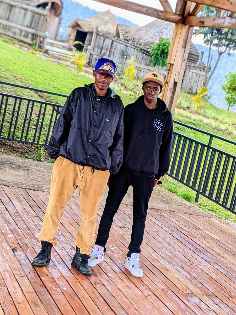 But beyond the sights and sounds, it was the profound sense of connection that made our time at Nyungwe so special. To each other, to nature, to something greater than ourselves. Truly unforgettable.
#RwOT #RwOX #TEMBERAURWANDA 
@harerimana_tito @kemnique @Nyac_juru_jesse