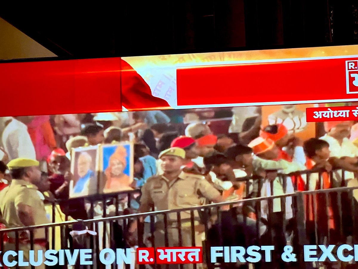IshitaJoshi's tweet image. So emotional seeing this! 🥹
Ram Rajya aa gaya hai 🙏🏼🛕 
Jo Ram ko laye hai, Hum unko layenge, Duniya mei firse hum, Bhagwa leherayenge! 🧡🇮🇳 @narendramodi we all love you! #AyodhyaRamMandir #ModiInAyodhya #RoadShow #ModiRoadShow #NarendraModi