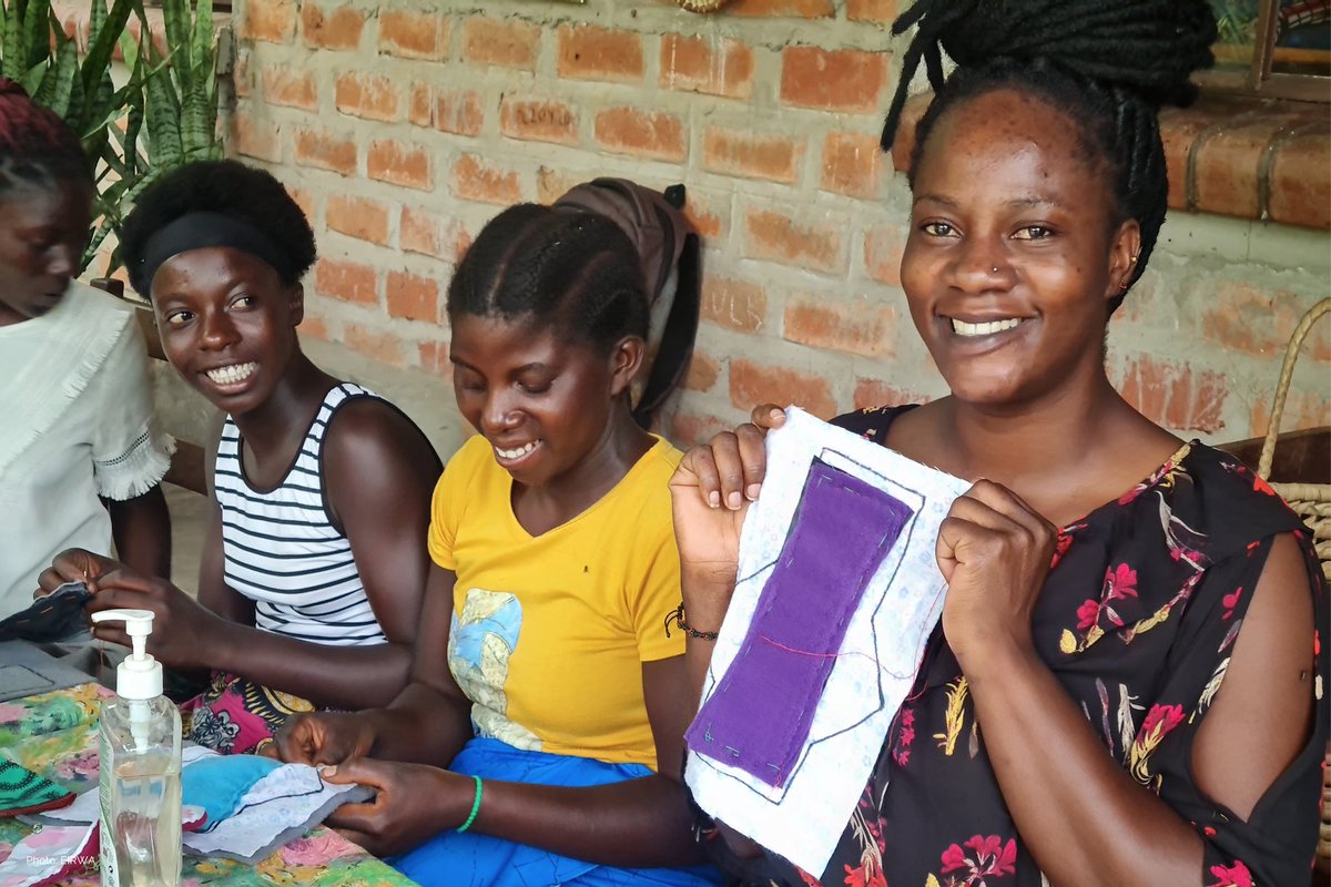 Ireen is the founder of an initiative empowering hundreds of rural women and adolescent girls in #Zambia. She helps to provide literacy classes, entrepreneurial and agricultural skills training, health care, and reproductive awareness. Read her story 👉 bit.ly/4c6O9cI