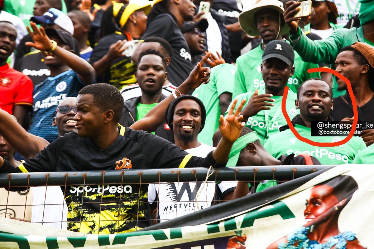 This murang'a seal fan wore my jersey for the entire 90 minutes. Jana was a good day 
#FoorballKE
#sirkal
