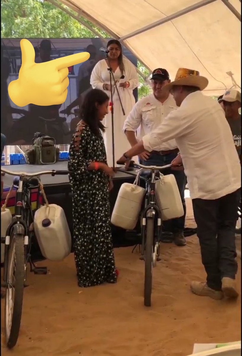 En el show de las bicicletas en La Guajira, estuvo presente ONEIDA PINTO.

Oneida Pinto fue gobernadora de La Guajira y está inhabilitada por corrupción por 10 años.

Investigada por amañar recursos por más de 20 mil millones de pesos, intentó ser candidata del Pacto Histórico.