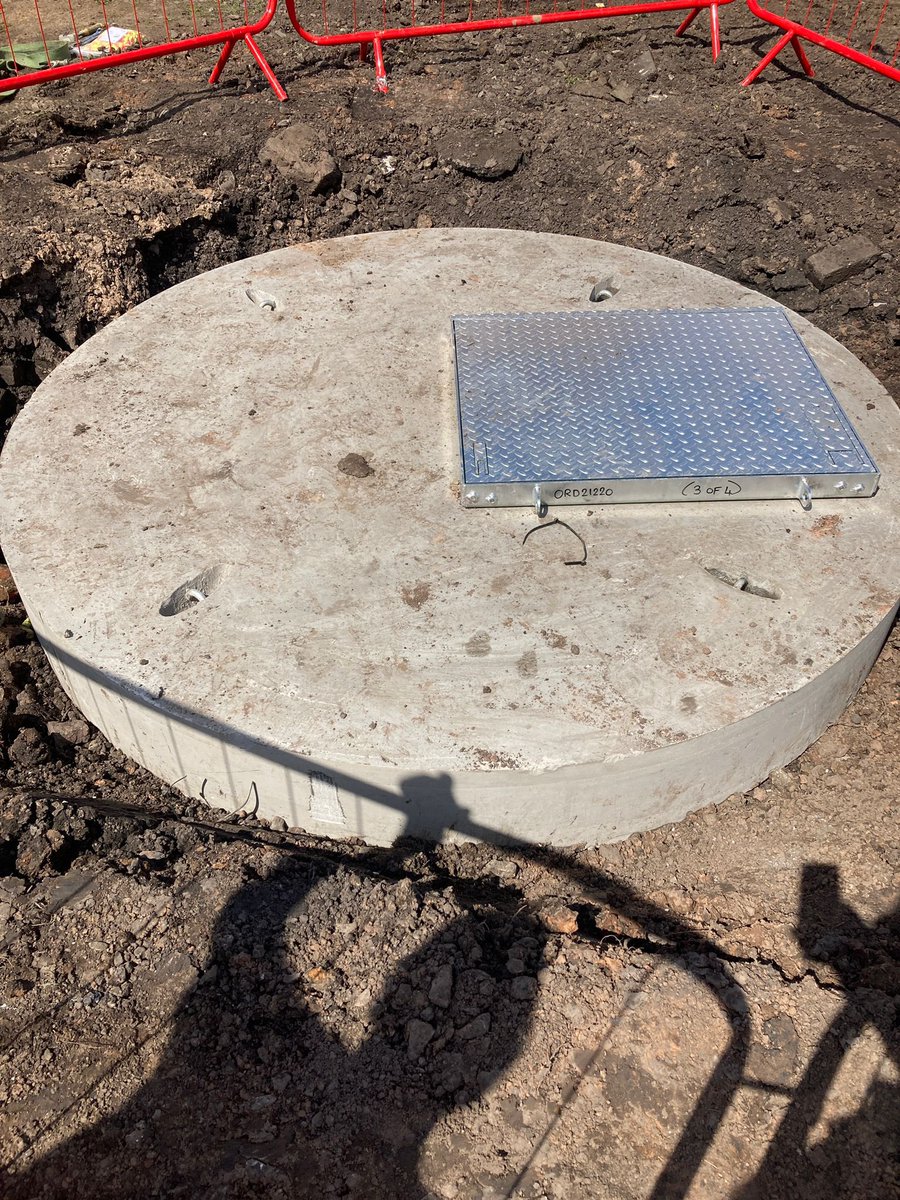 ✅ The lids are on the catch pits. 

💦 The brand new drainage chambers will reduce flooding in #Crewe. 

📱 Check @nationalrailenq this bank holiday as we carry out #MayRailWorks