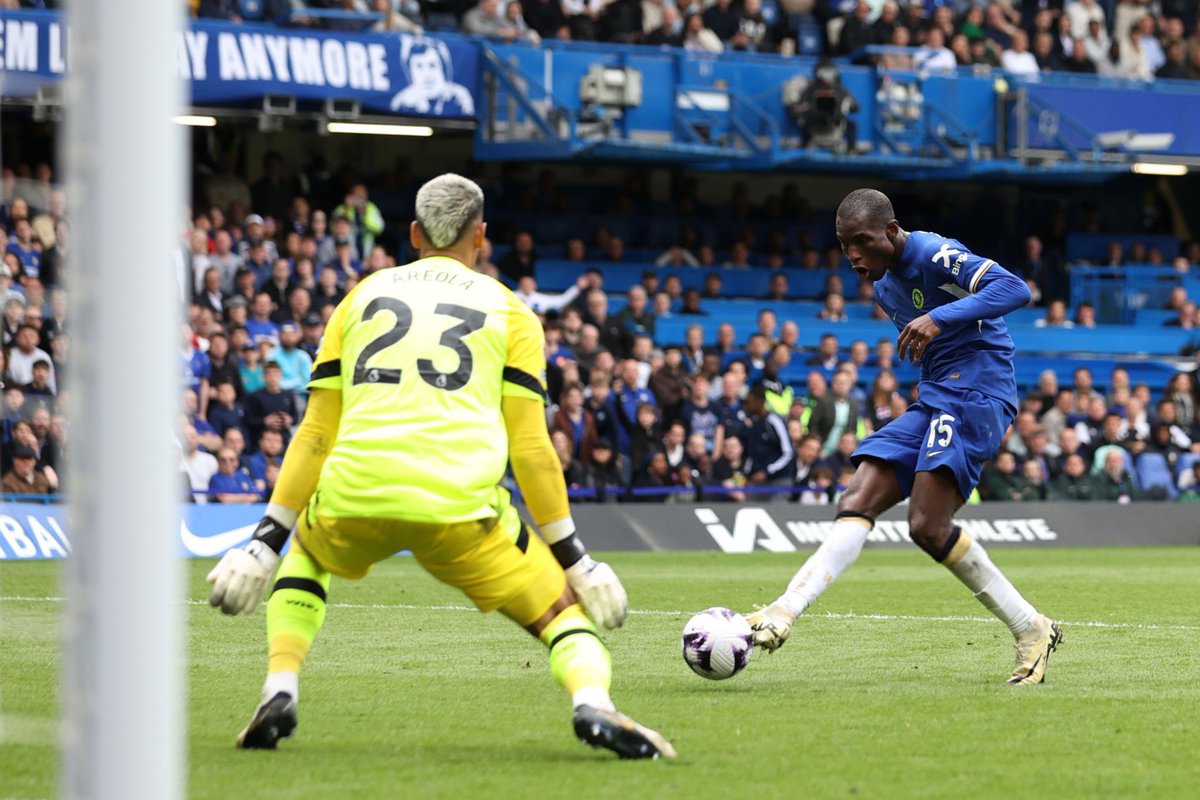 Nicolas Jackson with his second goal to make it Chelsea 5 West Ham 0 #CHEWHU