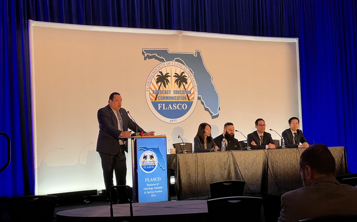 Outstanding presentation by @edgardo_ny during @FLASCO_ORG spring session in Orlando, FL on therapeutic advances in the treatment of lung cancer.