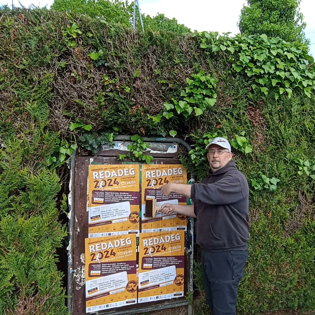 BZHG] Koulzad pegañ e Montroulez evit degouezh ar Redadeg. Emgav d'ar 25 a viz Mae.Tan de'i ! 💥
[FR] Ça colle à Morlaix pour l'arrivée de la Redadeg.Rendez-vous le 25 mai ! 🎉✊ <a href="/KltVro/">KLT - Ti ar Vro Montroulez</a> <a href="/Redadeg/">Ar Redadeg</a> #bzhg #Bretagne