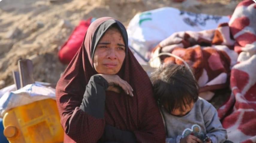 Bir leşmiş Milletler: Gazze'de her gün 37 çocuk annesini kaybediyor.

Ya rabbi Anne ve babalarını kaybetmiş masum çocuklar hürmetine itrail'i, Amerika'yı ve diğer yardımcılarını kahru perişan eyle. #kahrolsunİsrail