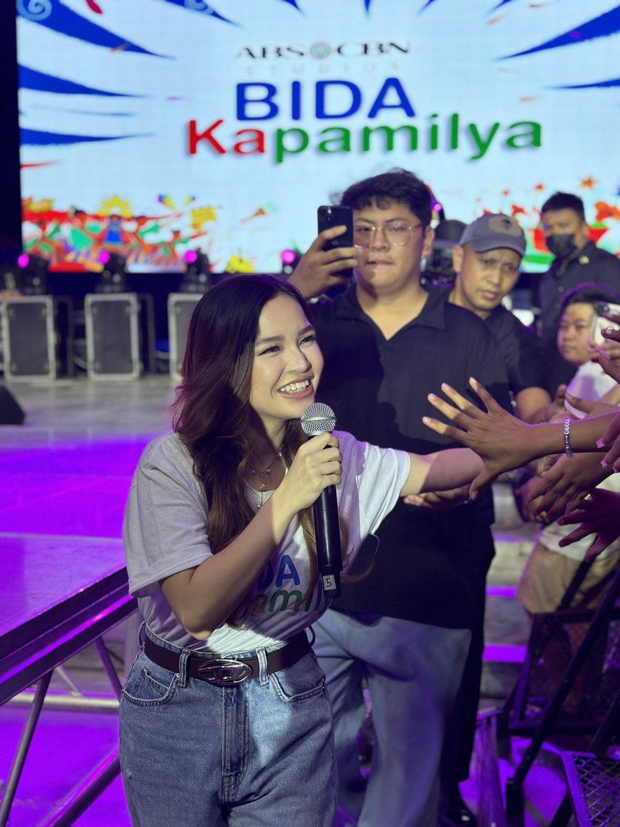 Thanks for joining our HIGH STREET barkada on its official poster reveal at BIDA Kapamilya event @ SM City Pampanga! #HighStreet coming this May 13! Watch it LIVE AND ON DEMAND on iWantTFC! Download the app or visit iWantTFC.com!