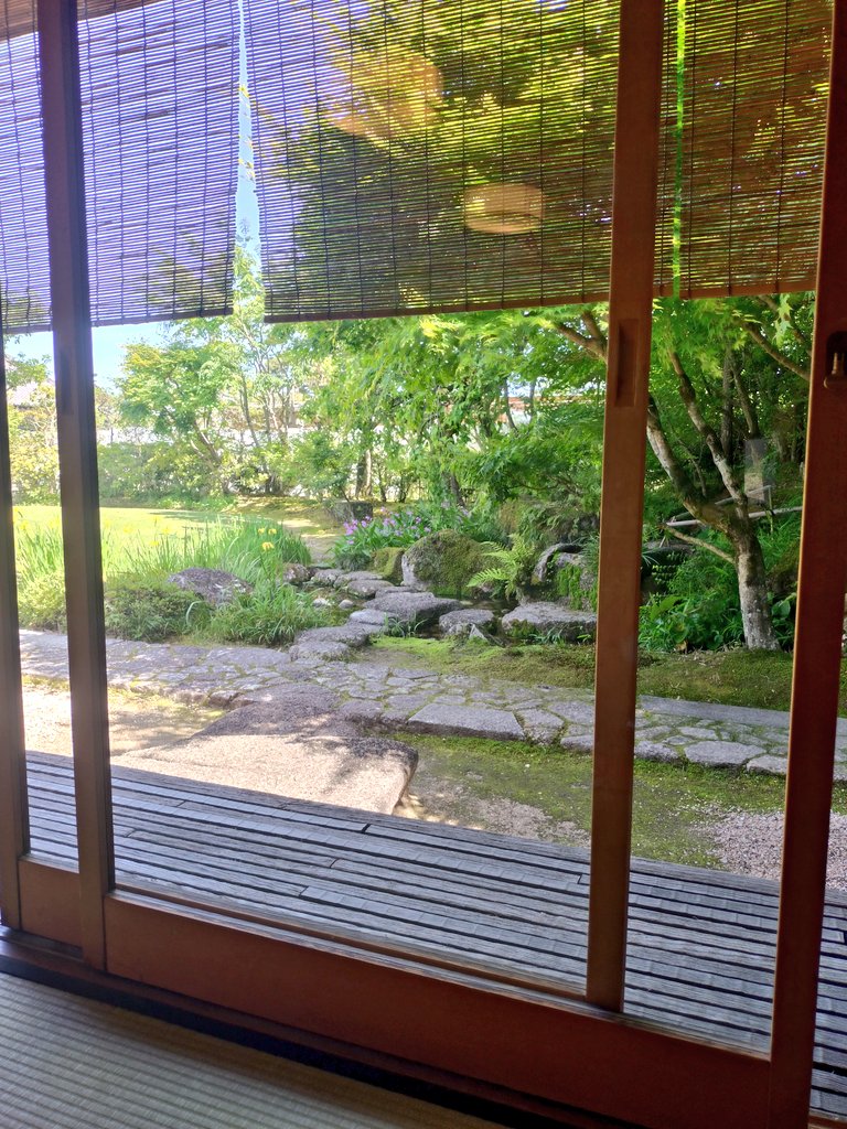 因みにお席というのが、第71期、第72期の王将戦第一局の対局室でした🤭✨
掛川城二の丸茶室さま
こころ良く写真を撮らせて頂き、ありがとうございました🙇‍♀✨