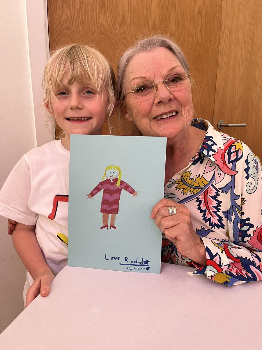 “You’re not turning me into a fish!” A real honour and pleasure to meet Polly, aka the absolutely lovely Anneke Wills @AnnekeWills and give her this Polly drawing at yesterday’s Spearhead Live 3 event! #DoctorWho #SpearheadLive3 @CygnusTweets