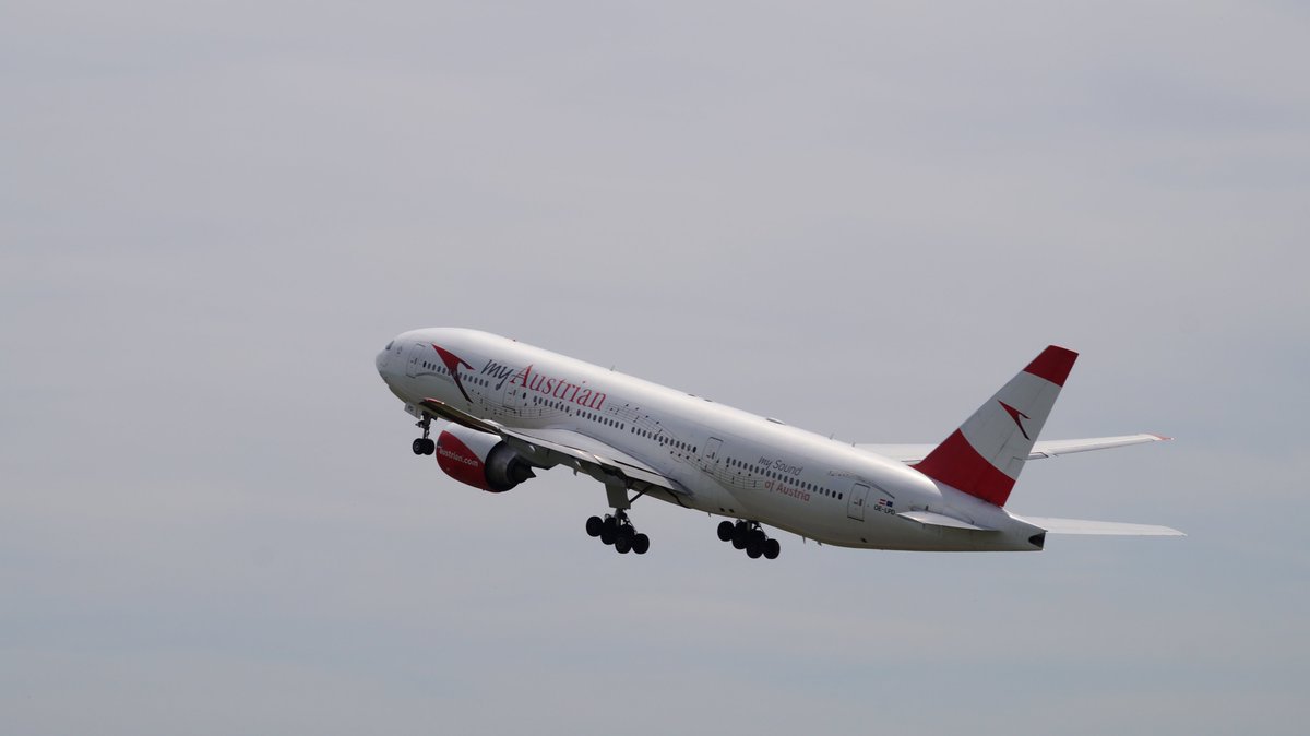 MindshiftHackz's tweet image. today was ✈️ spotting day
some of the pics 📷
.
.
#plainspotting #austrianairlines #lauda #etihad #airlines #vie