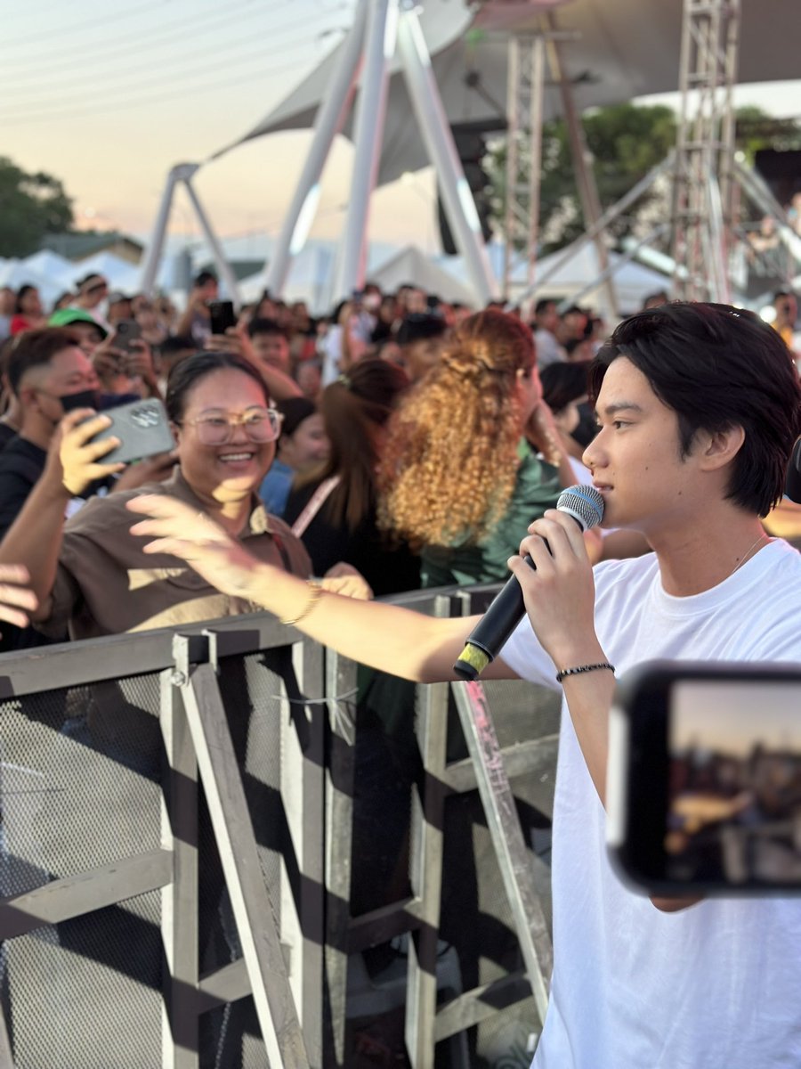 Thanks for joining our HIGH STREET barkada on its official poster reveal at BIDA Kapamilya event @ SM City Pampanga! #HighStreet coming this May 13! Watch it LIVE AND ON DEMAND on iWantTFC! Download the app or visit iWantTFC.com!