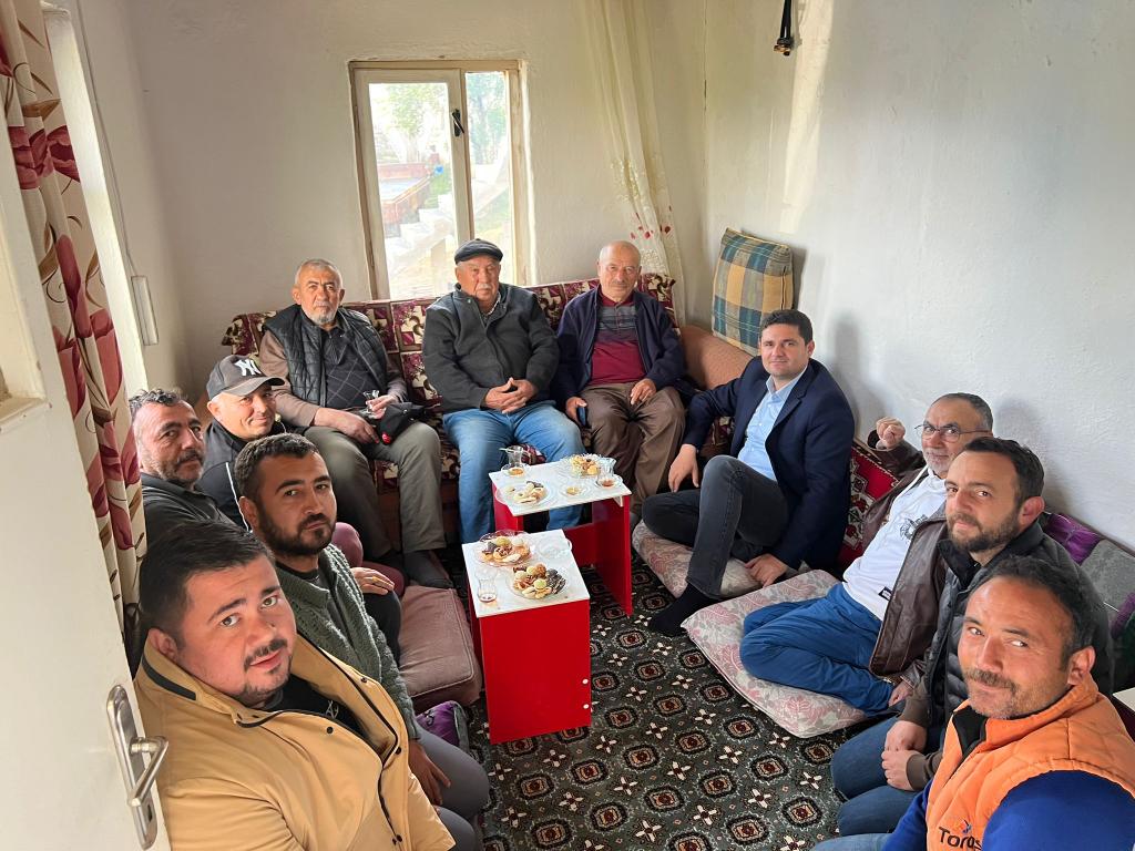 skbld's tweet photo. ✅Güzel şehrimizin hiçbir yerinde, kimse kendini yalnız hissetmeyecek.

✅Belediye Başkanımız Sayın Mustafa Koçak, Deliller Mahallemizde, muhtar ve mahalle sakinlerimiz ile bir araya gelerek, planlanan ve önerilen çalışmalar konusunda, değerlendirme ve incelemelerde bulundular. https://t.co/2oJD7qzx6t