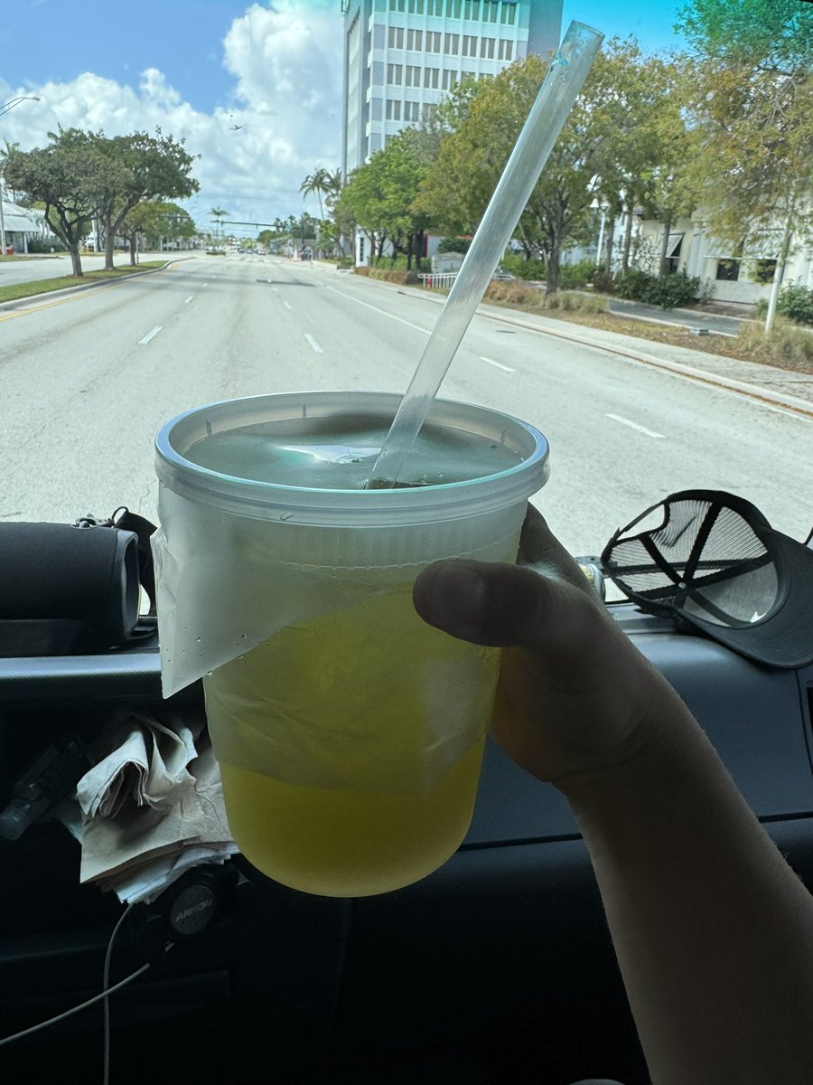 Hemos vivido engañados…el guarapo del Yuma si sabe igual q el de Cuba 😔