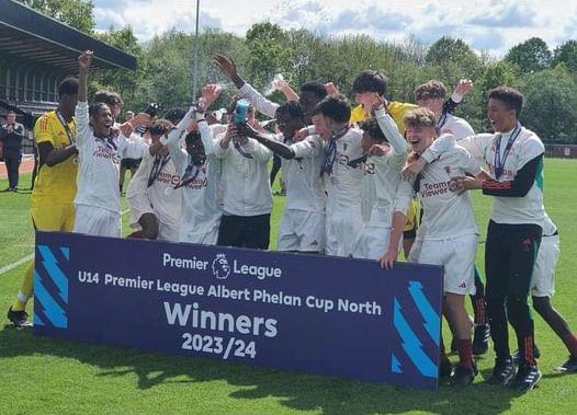 Congratulations to our U14s who have been crowned Albert Phelan Cup North champions after defeating Aston Villa in the final today.

Joseph Junior with the winner in extra time.

5 trophies that is for La Carrington this season, can't be stopped 😮‍💨

#MUFC #MUAcademy