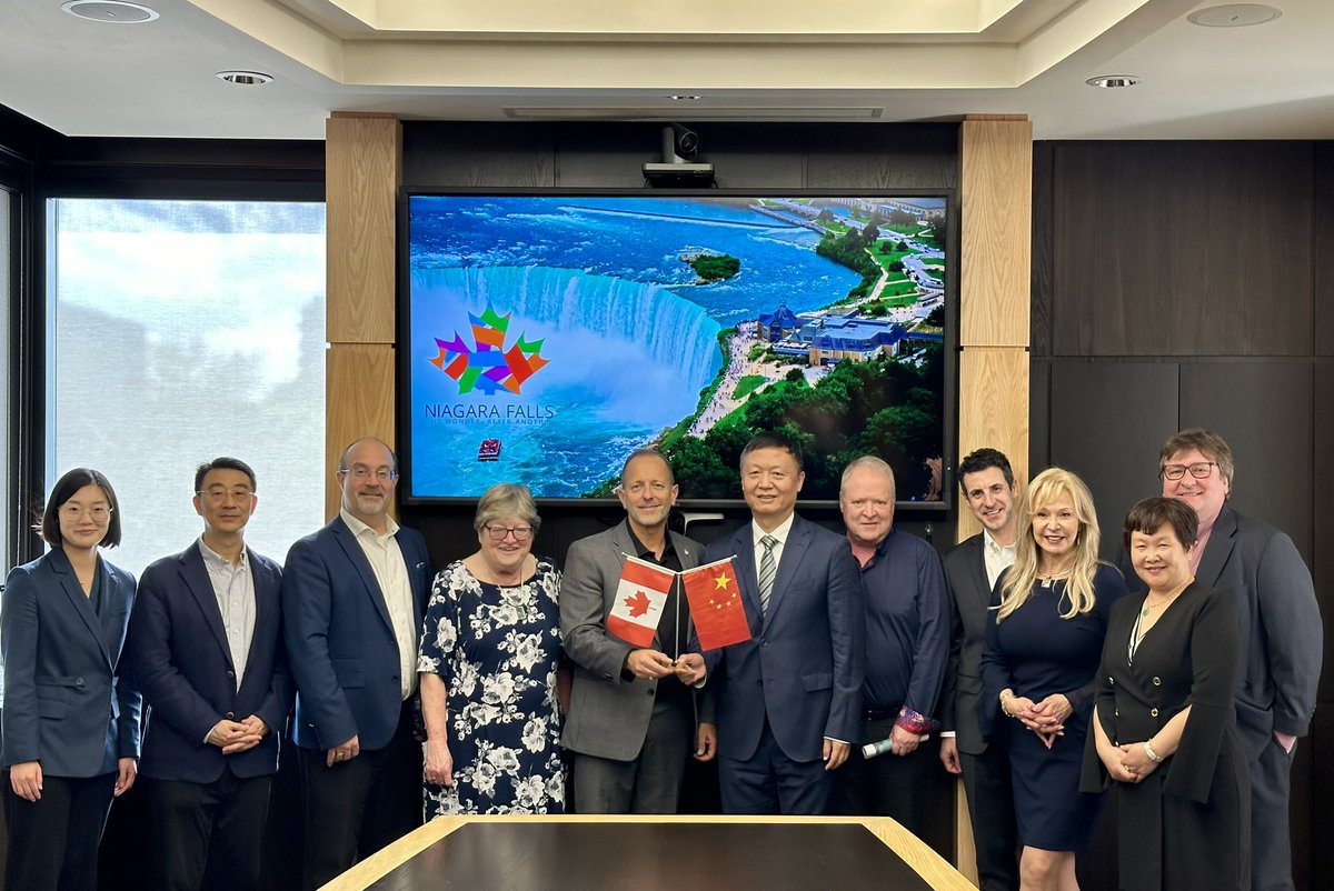 It was a pleasure welcoming the Consul General Weidong Luo of China @ChinaCGToronto and their visiting delegation to @NiagaraFalls this past week.