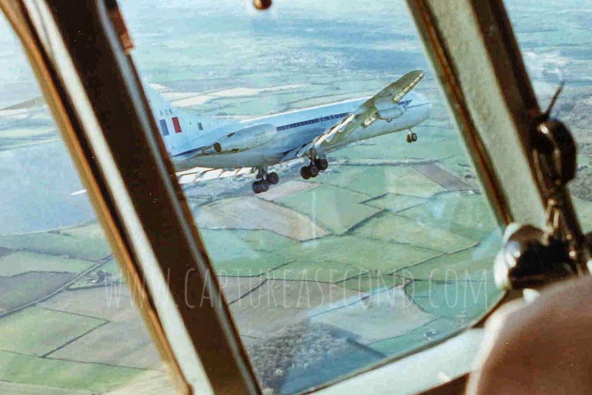 Formation turn around the reservoir on the way home, 1996. #airtoair #air2air #vc10 #royalairforce #raf #jet #aircraft #aeroplane #noordinaryjob #aviation #avgeek #captureasecond