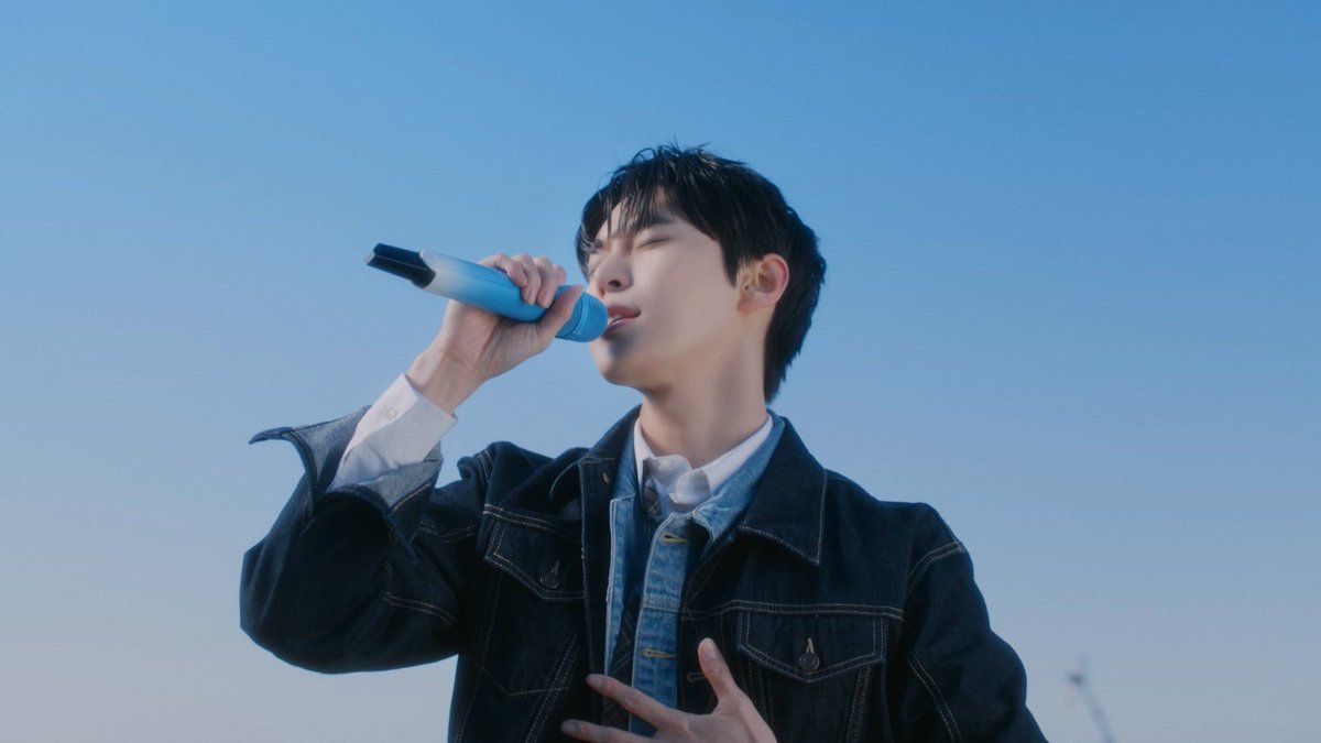 DOYOUNG 도영 '반딧불 (Little Light)' Special Video (Live Ver.) youtu.be/dXzHGzDo2uo #DOYOUNG #도영 #반딧불 #LittleLight #청춘의포말 #DOYOUNG_청춘의포말 #DOYOUNG_청춘의포말_YOUTH #NCT #NCT127