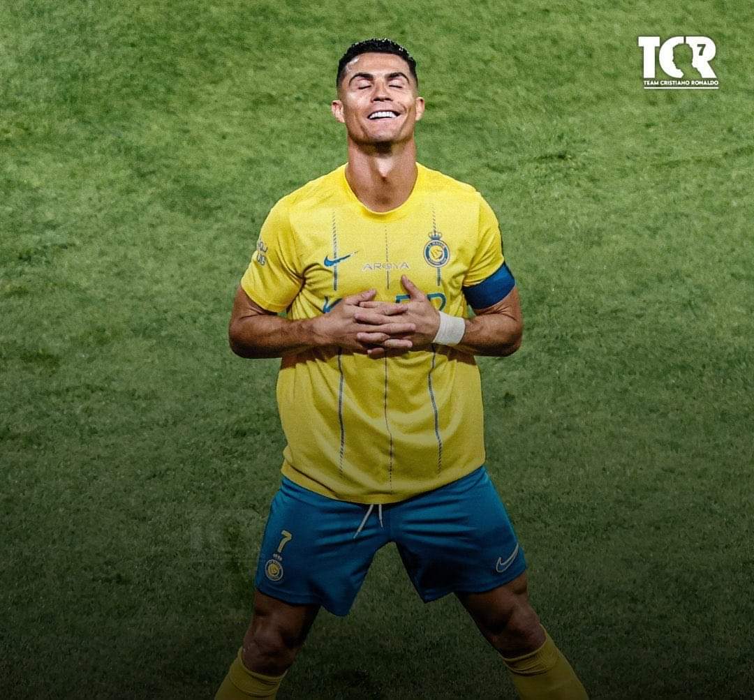 نهاية مبارة #النصر ضد الوحدة بفوز العالمي 6-0
هاترك من الاسطورة رونالدو
اوتافيو
ساديو ماني
ال فتيل

اللهم وفق النصر وابعد الفاسدين عنه