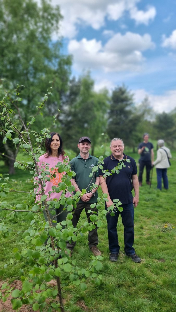 WT_PaulMos's tweet image. Lovely afternoon @WoodlandTrust Frodsham Woods with @JuliaBradbury planting an Alder Tree to celebrate the planting of 30,056 trees by volunteers and the 20th anniversary of the Frodsham Festival of Walks. #PlantMoreTree #northernforest #naturerecovery @MikeAmesburyMP