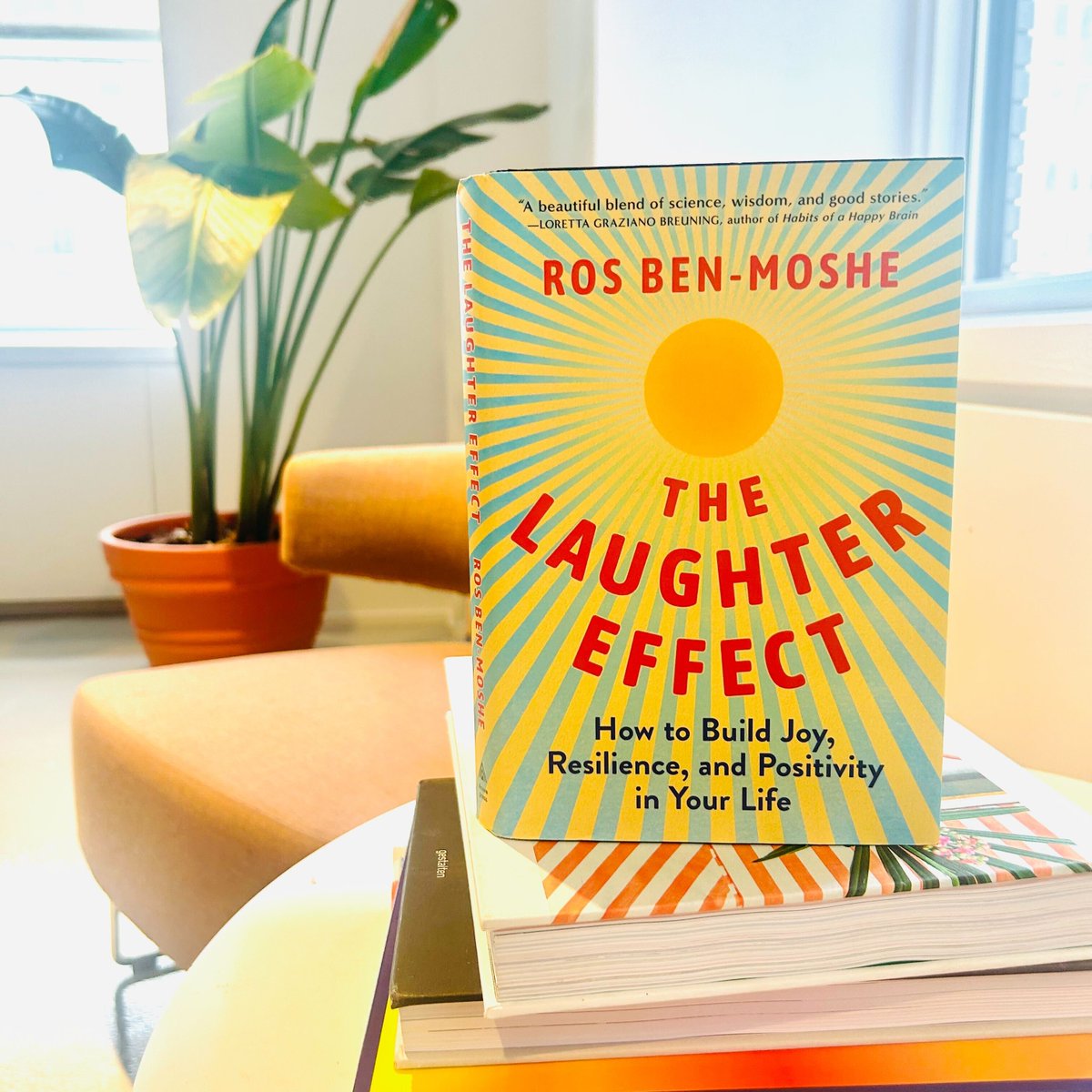 🥳It's World Laughter Day and what better way to spend it than by reading <a href="/RosBenMoshe/">Ros Ben-Moshe</a>'s 😆THE LAUGHTER EFFECT😆!

#tbrlist #worldlaughterday #nonfiction #selfhelp #laughter #holidays