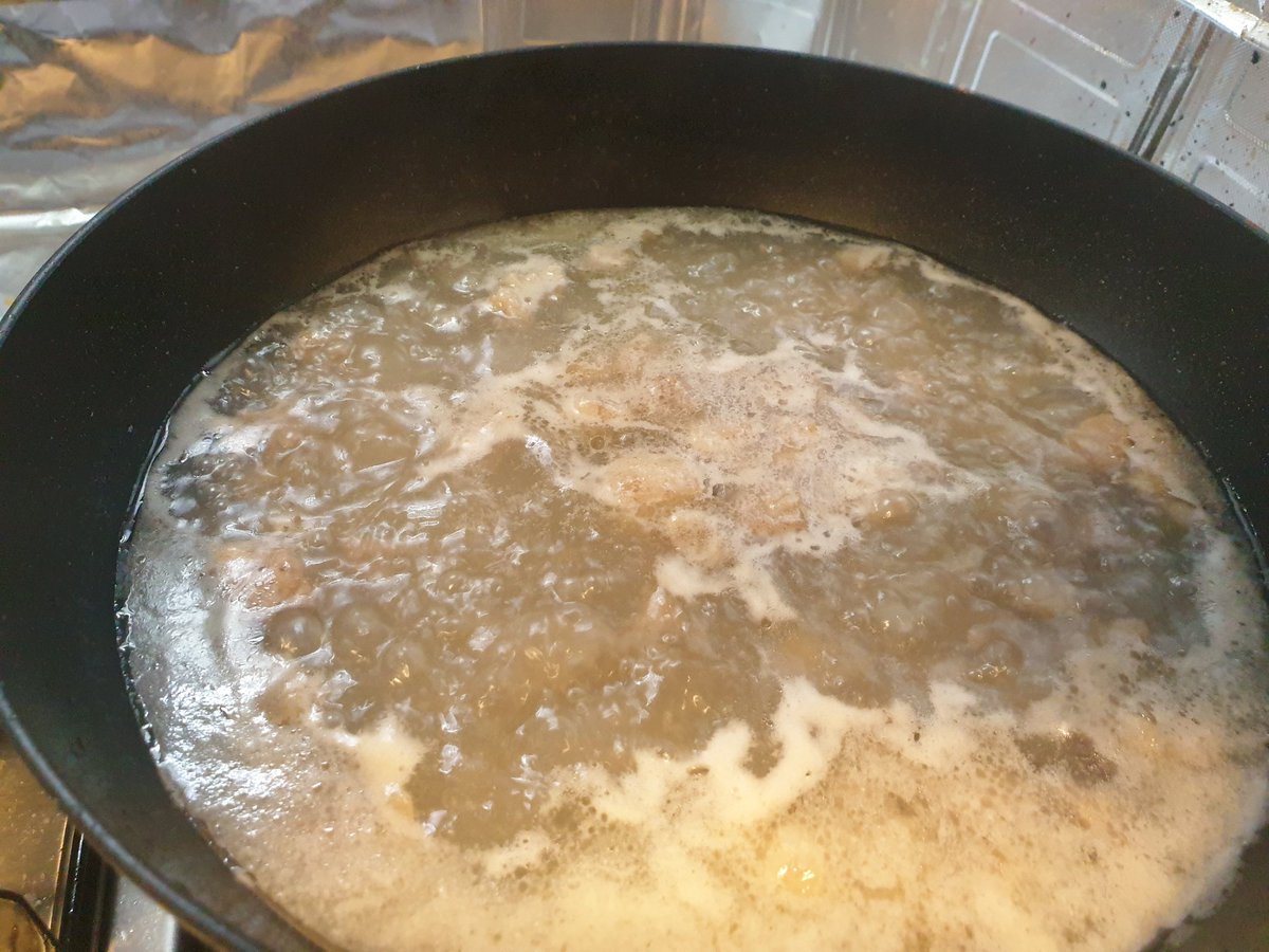 Solmu_S's tweet photo. 오늘의 밥 

양고기 토마토 볶음
양고기탕 https://t.co/bMOCRIsUbt