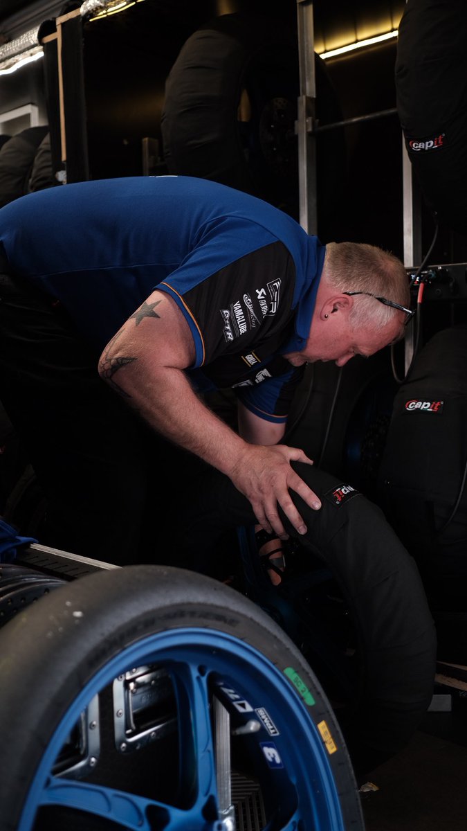 Race 1 prep is ON in the @OMGRacingUK garage! 🔥👀 #YamahaRacing #RevsYourHeart #WeR1