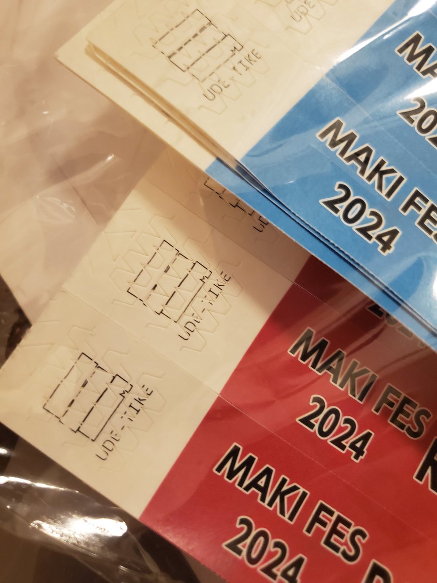 発注してたMaki Fes IN Rock Circuitのリストバンドが届いたよ🎵
近づいてきた実感✨
昨日の出演したライブでも各ミュージシャンからチケット沢山購入いただいてましたよ🎵