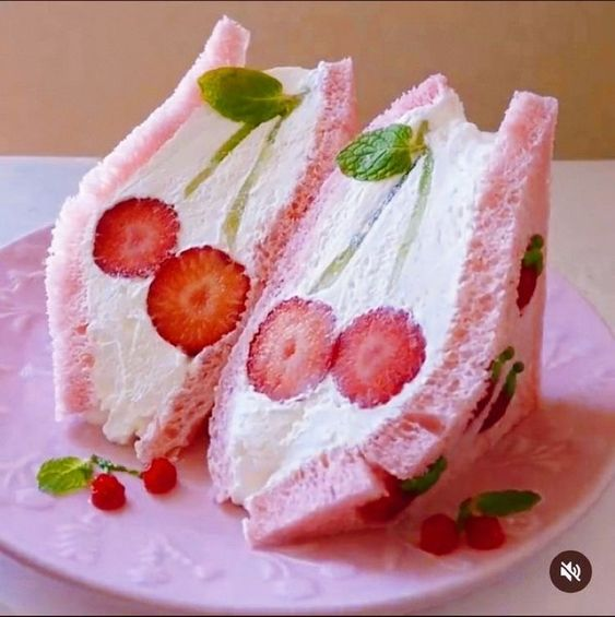 Pink strawberry sandwiches made by nao2748