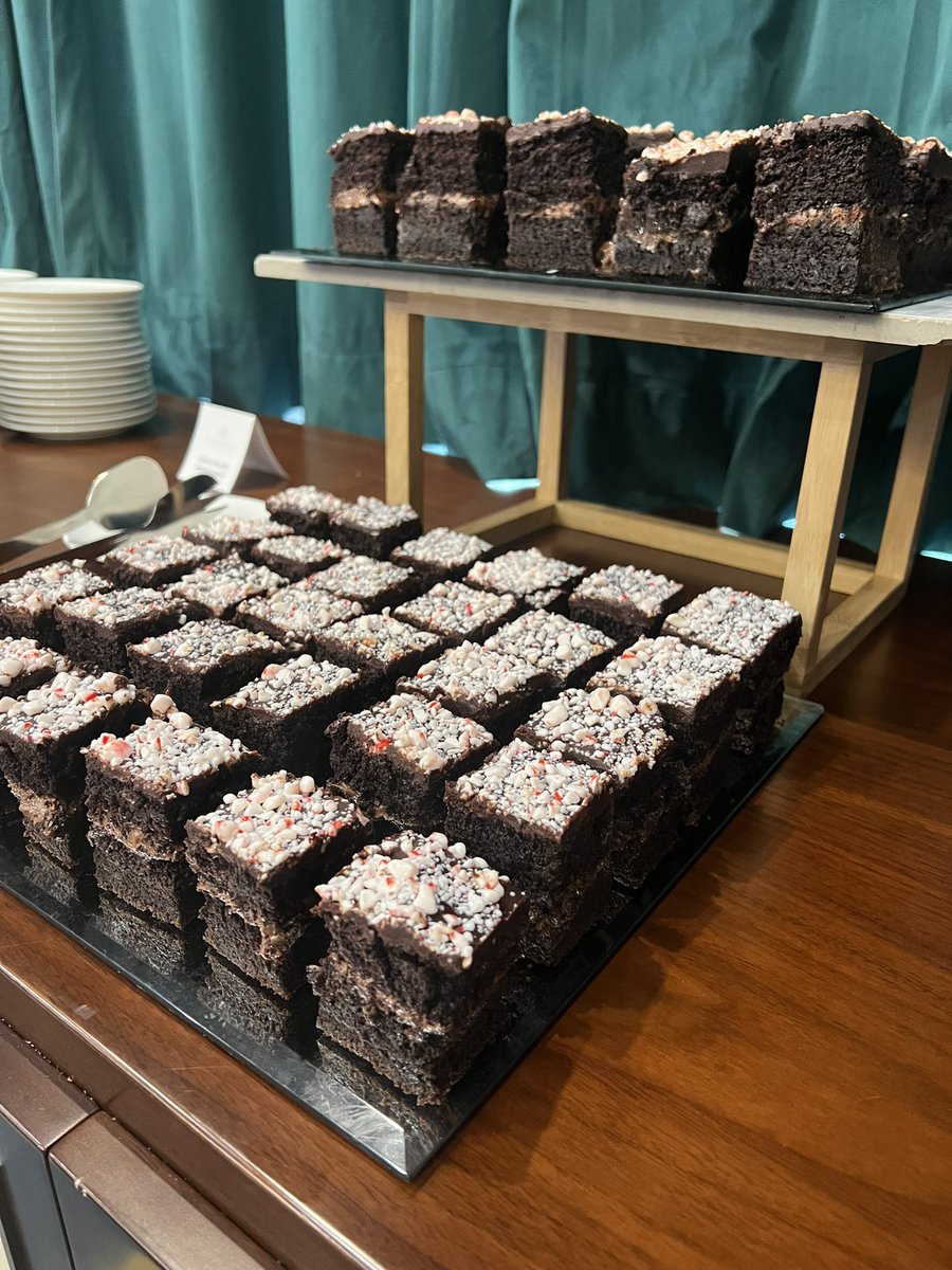 Fan-girling over this past weekend volume 6 - ✨ a glimpse of the goodies - despite massive weather delays, we had a phenomenal, intimate welcome faculty dinner Thursday with the best chocolate cake you’ve ever had