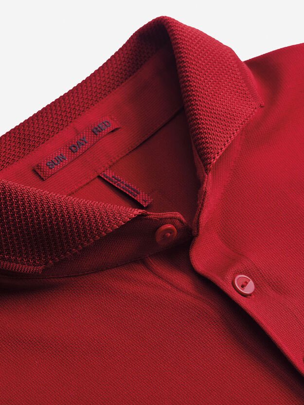 🚨⛳️🔴 #NEW: @SunDayRed launches their ‘All Things Red’ Collection featuring polos from $120-150 USD, Mocks from $125-150, Pants from $165, Tee shirts from $70, Ball markers from $50, Hats from $40. Will you be picking anything up?